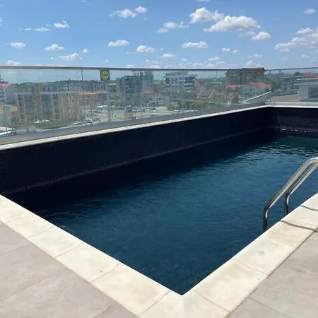 Lägenhet The Rooftop Pool Flat *