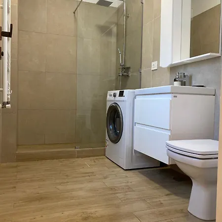 The Rooftop Pool Flat Apartment