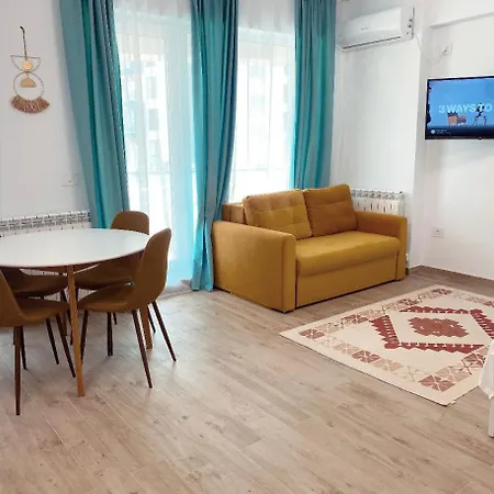 Apartment The Rooftop Pool Flat *